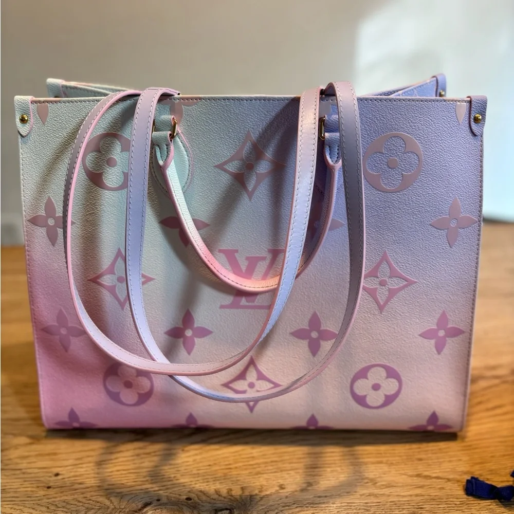 Louis Vuitton OnTheGo GM Sunrise Pastel - Picture 7 of 14